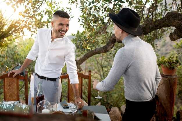 Cash vs Card: How to Leave Tips in Practice on the Island