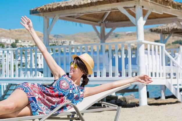 Post‑Market Relaxation: Nearby Beaches, Cafés, and Sunset Spots