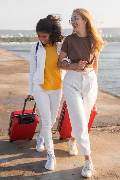 Money-saving and reliability tips: travel during off-peak hours, traffic patterns, and service advisories