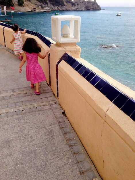 Taxi tariffs explained: airport surcharges, day/night rates, luggage fees, and payment methods