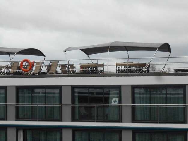 ibis Styles London Gatwick Airport: Location, Rooms, and Booking Tips for Transit Stays