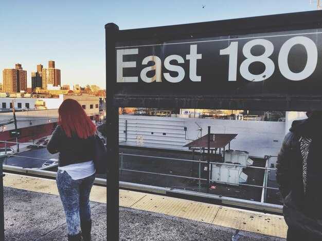 Riding Link Light Rail and Metro buses: boarding, transfers, and frequency