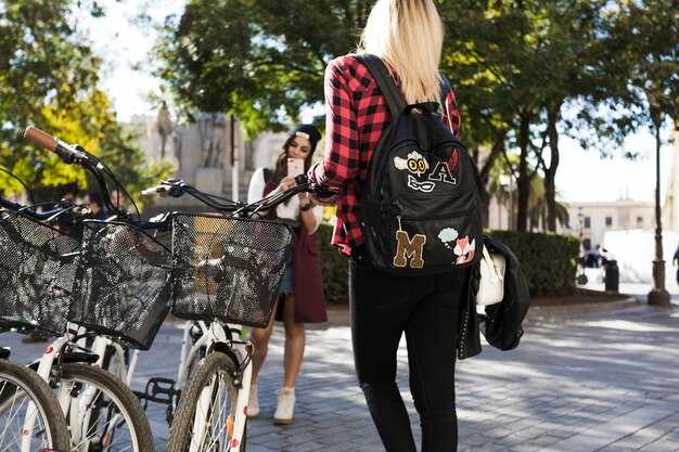 How to Get Around Barcelona in 2025: A Practical Guide to Public Transit, Walking, a Bike Options