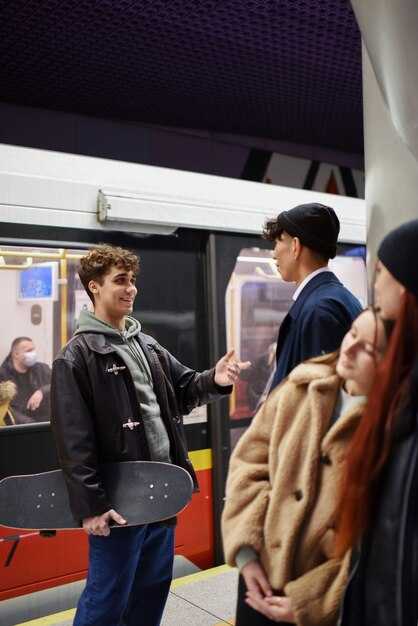 Downtown drop-off points and first steps after arrival: Montgomery, Powell, Embarcadero, and Union Square access