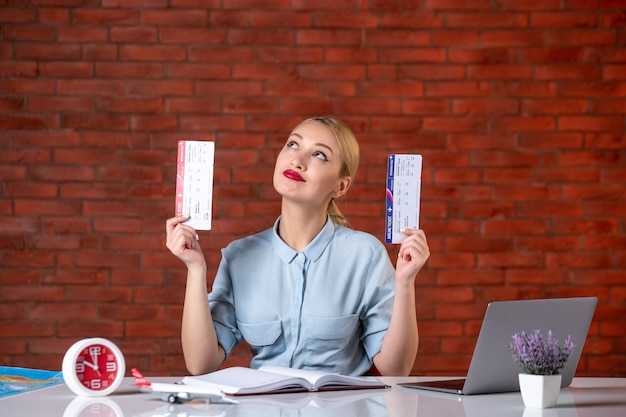 How to Issue Invoices in Foreign Currency - A Practical Guide