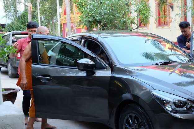 Home, hotel, and office pickups