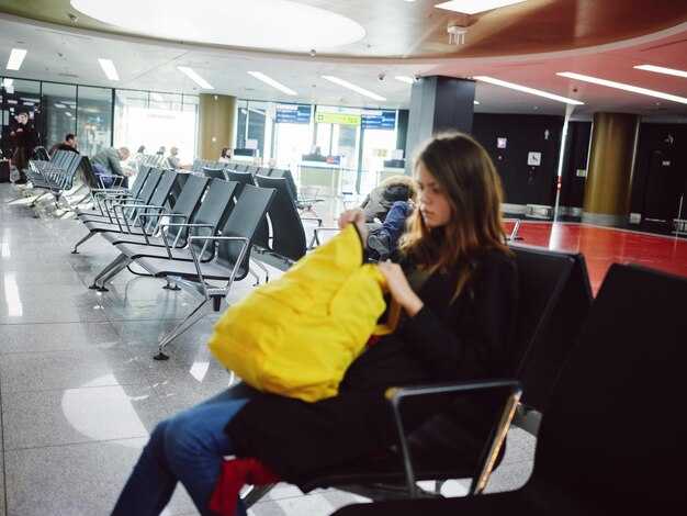 Where to find the main transit points in BCN terminals (T1 and T2)