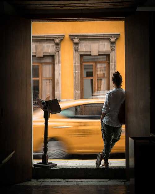 Pickup points, meeting instructions, and driver arrival timing