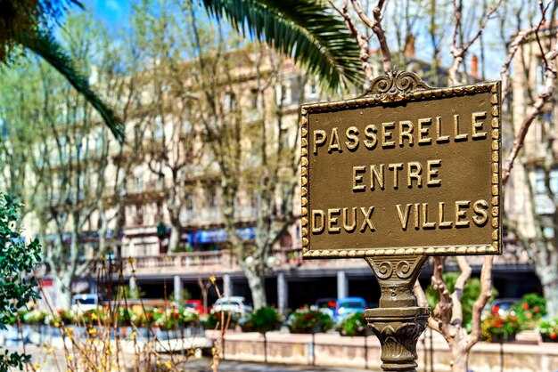 Weather, packing list, and safety tips for May in Savannah