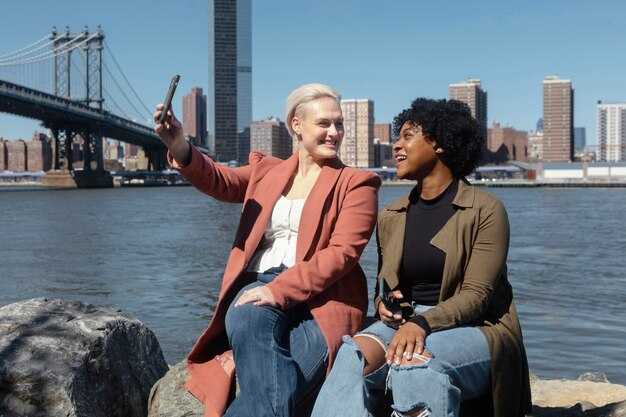 Markets, Cafés, and Local Eats: Where to Taste Peninsula Produce and Coastal Seafood