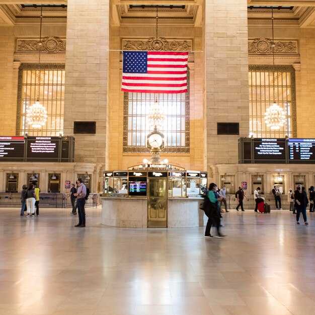 Estimated Travel Time and Fare: JFK vs LGA vs EWR Across Peak and Off-Peak Hours