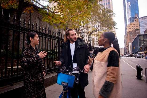 Taxi, rideshare, and private shuttle: Costs, time, and pickup spots