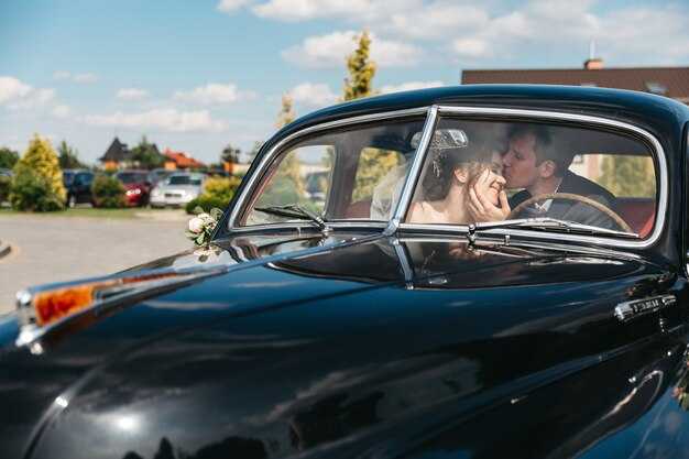 Prag Vintage Limousine Uthyrning för 1 timme | Hyr en klassisk bil