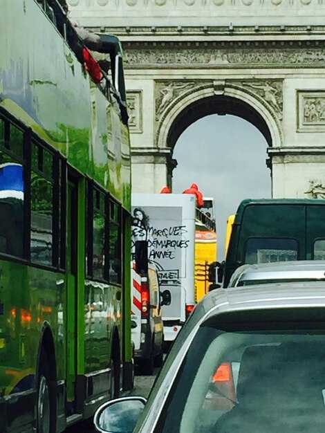 Walking Granada: Practical Routes, Safe Crossings, and Landmarks on Foot