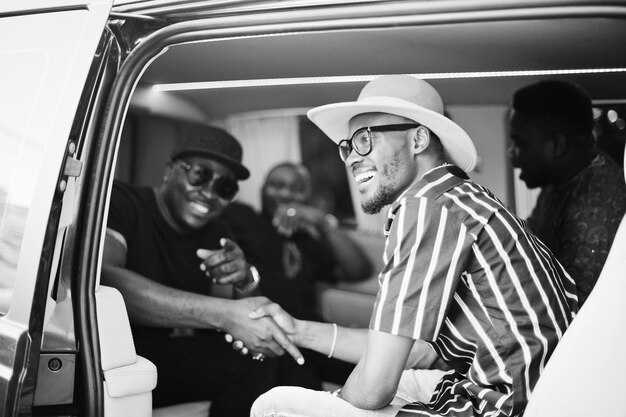 Vehicle Options and Comfort: Sedans, SUVs, and Luggage Capacity