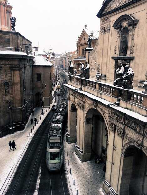 Plan on the go: real-time updates, schedules, and avoiding delays