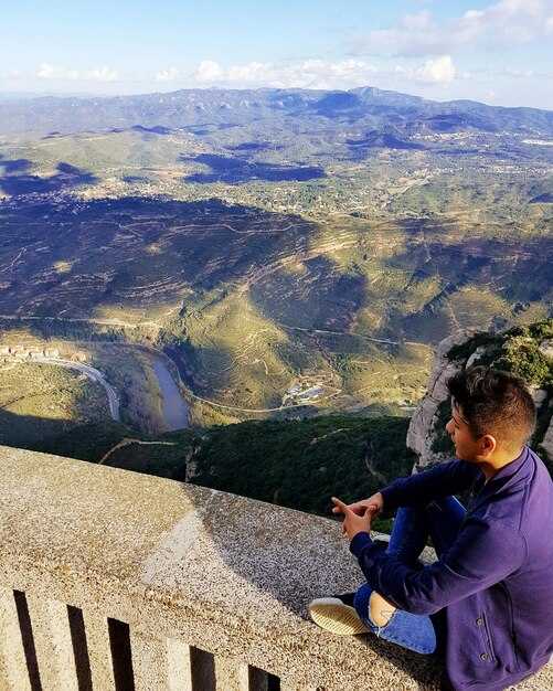 Museums and Cultural Hotspots: Bellas Artes, MAVI, and Lastarria