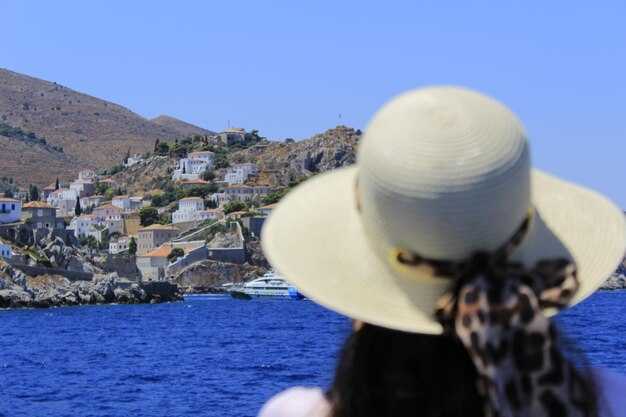 Santorini Port to Fira Taxi - Private Transfers, Rates & Tips
