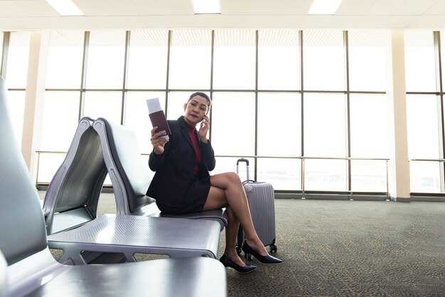 Understanding Pricing: Base Fare, Surcharges, Tolls, and Gratuity Guidelines