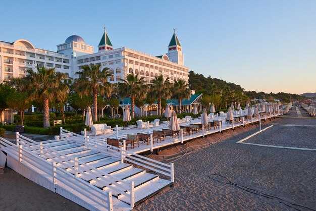 Booking Strategy: Rates, Policies, and How to Reserve Sea-View Twin Beds