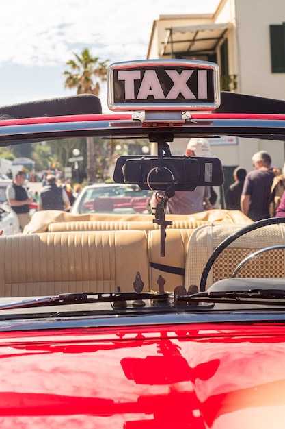 Language guide: common Arabic and English taxi phrases for drivers