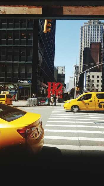 Taxi in New York - NYC Cab Guide, Fares, and Hailing Tips