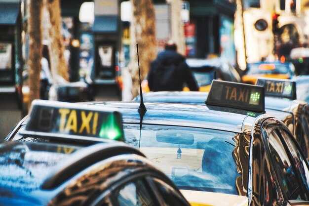 Taxis in Valencia: Hail, Fares, and Essential Tips for Getting Around