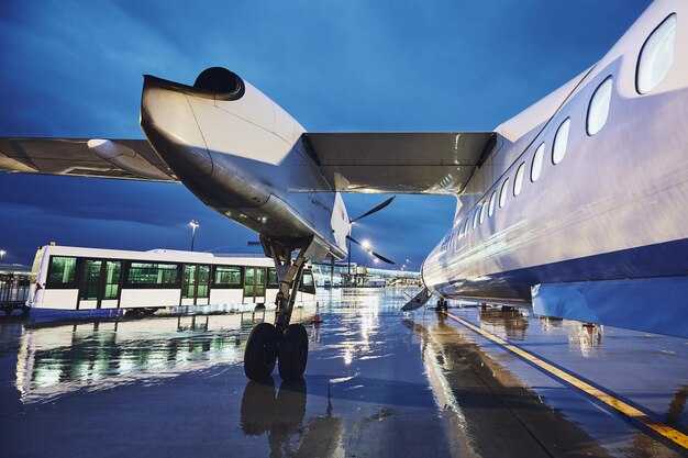 Estimating travel time from Schiphol to Port of Amsterdam and building in buffers