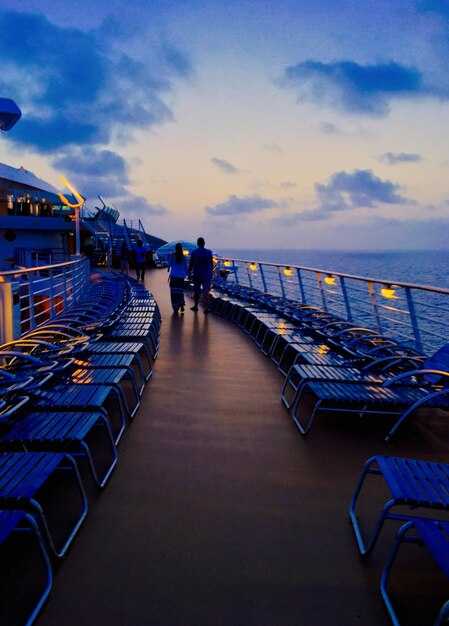 Option 2: Standard Airport Taxi – Pickup Location, Rates, and Flat Fee to Piraeus