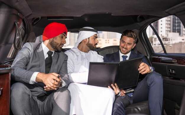 Where to Catch a Taxi in Makkah: Airports, Stations, Hotels, and Popular Spots