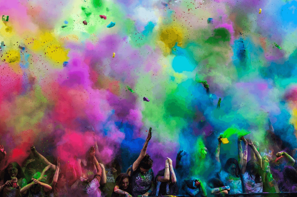 Trending Holi Getaways: Top cinci destinații pentru o evadare colorată