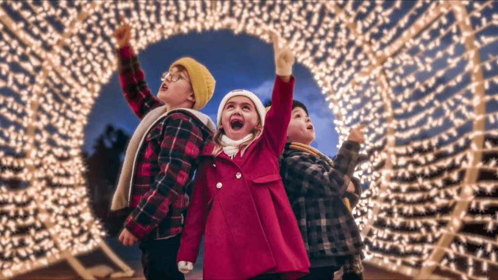 Experimentați magia Baia de lumini 2025 în Riviera Engleză