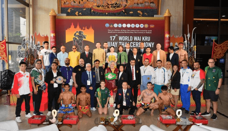 Descubra a 17ª Cerimónia Mundial de Wai Kru Muay Thai no Parque Histórico de Ayutthaya