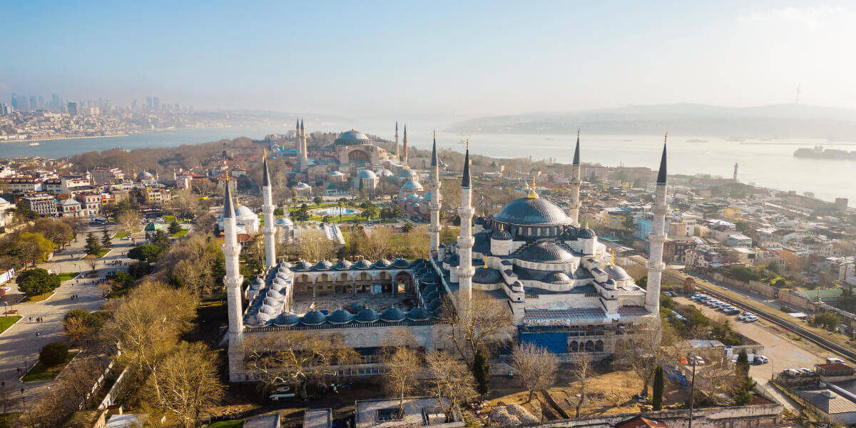 Monthly Weather Insights for Travelers Visiting Istanbul