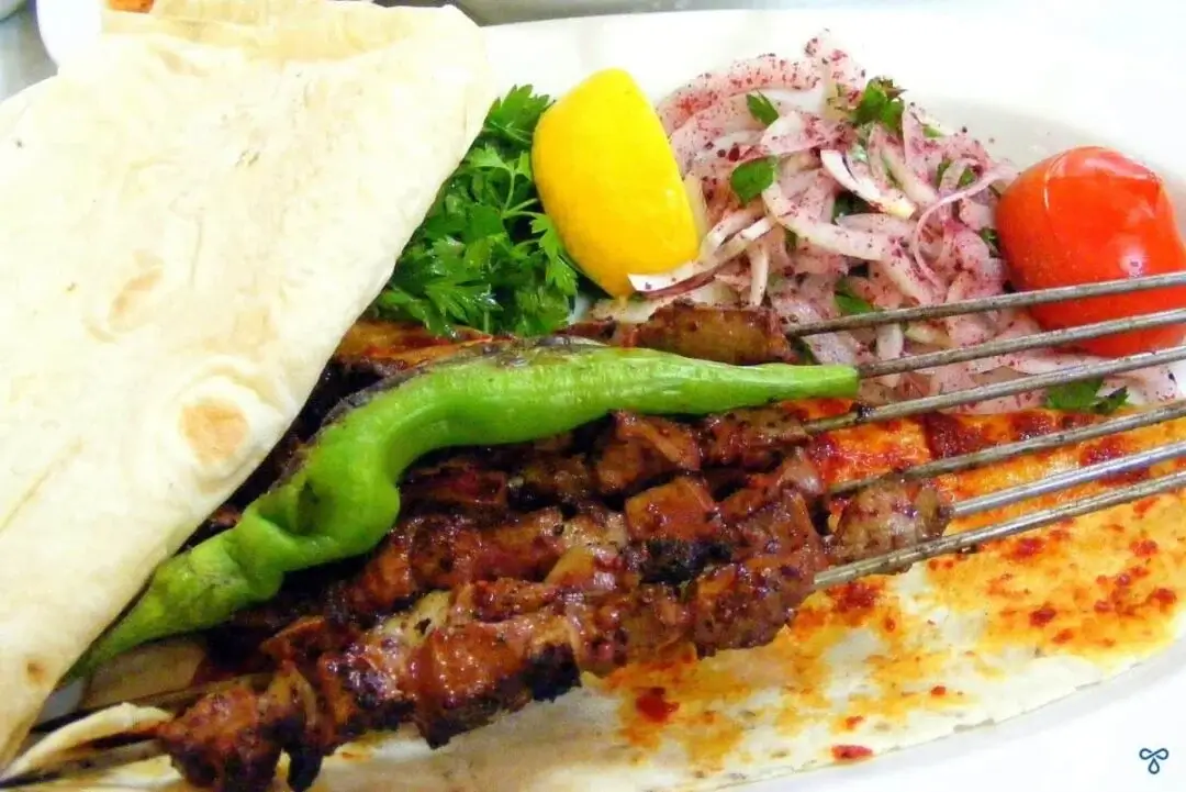 A Flavorful Delight: The Role of Sumac Onions in Turkish Cuisine