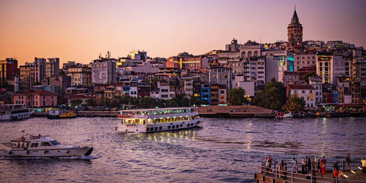 Navigating the Turkish Lira: A Comprehensive Insight into Exchange Rates and Travel Tips