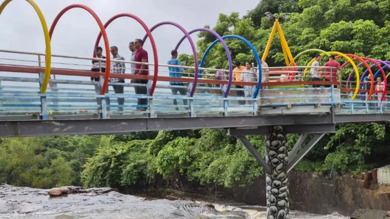 Maharashtra Unveils Its First Glass Bridge, Elevating Eco-Tourism in Vaibhavwadi