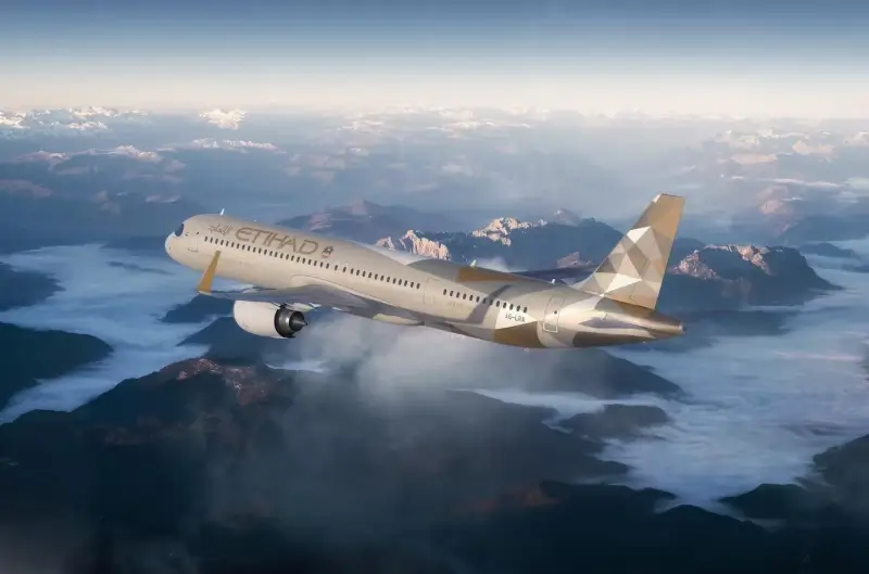 Etihad Airways Welcomes First Airbus A321LR from AerCap