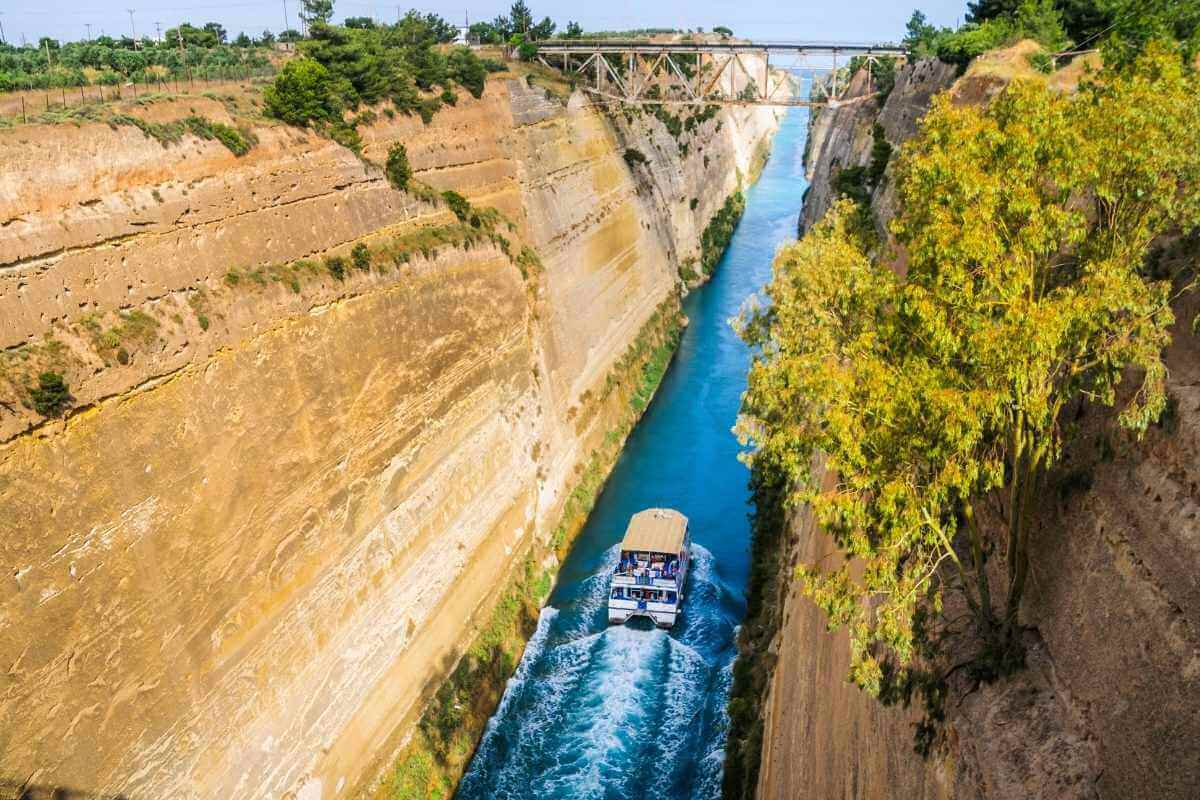 An In-Depth Greece Travel Guide for Beginners