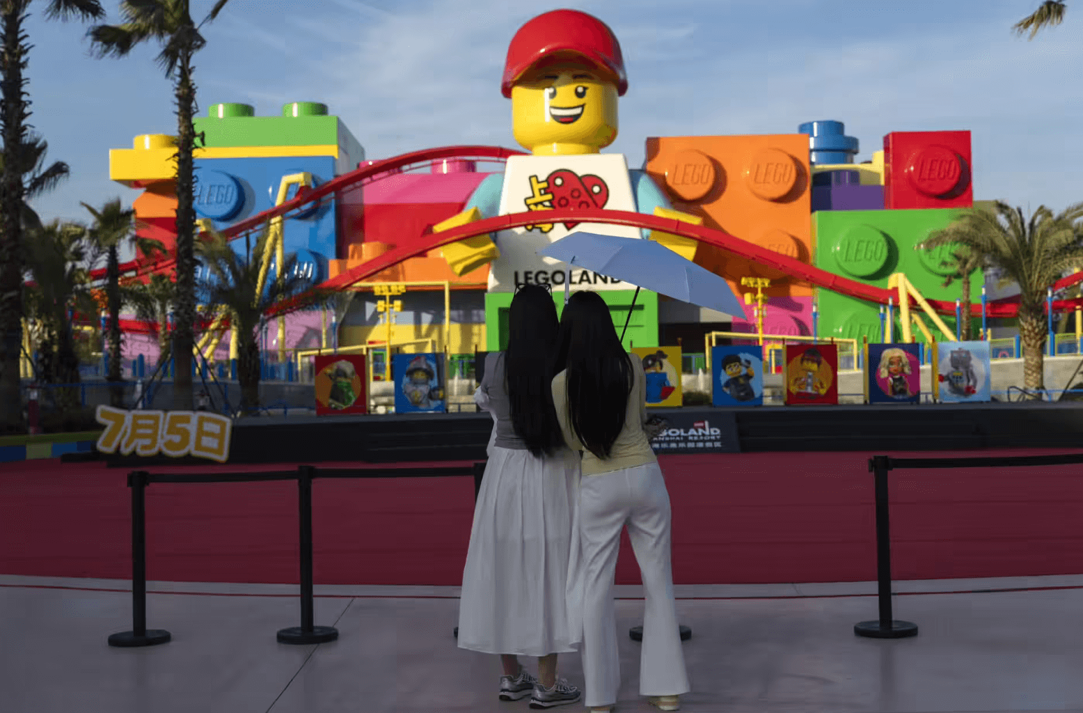 Shanghai Unveils the World’s Largest Legoland Resort