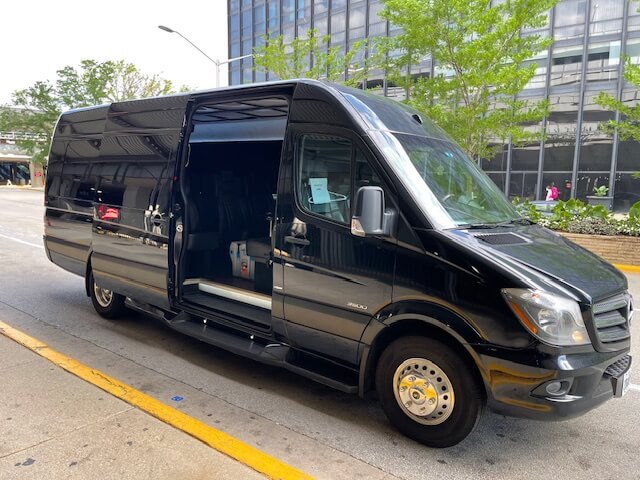 Chief Chicago Limo Expands Premium O'Hare Service to Meet 2025 Travel Demand