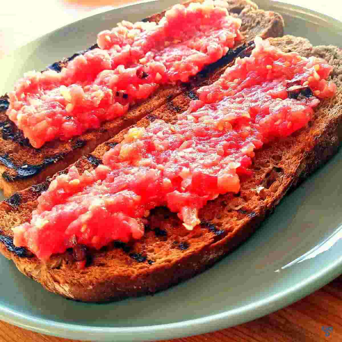 Enjoy the Amazing Spanish Tomato Bread - A Recipe for Everyone