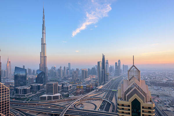 Dubai Travel Draws Israelis Undeterred by Political Tensions and Advisory Warnings