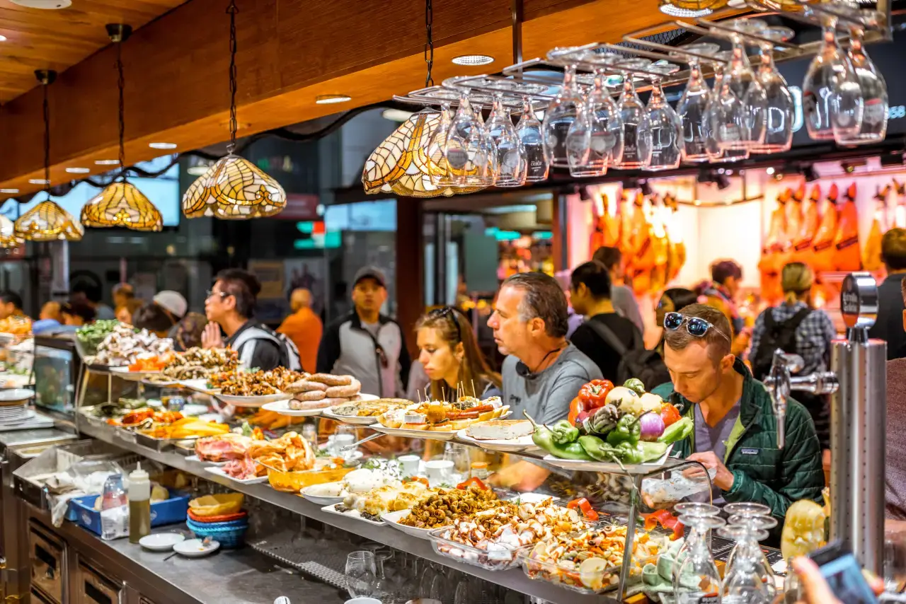 Changing Travel and Dining Trends Among Spaniards in 2025: What to Know