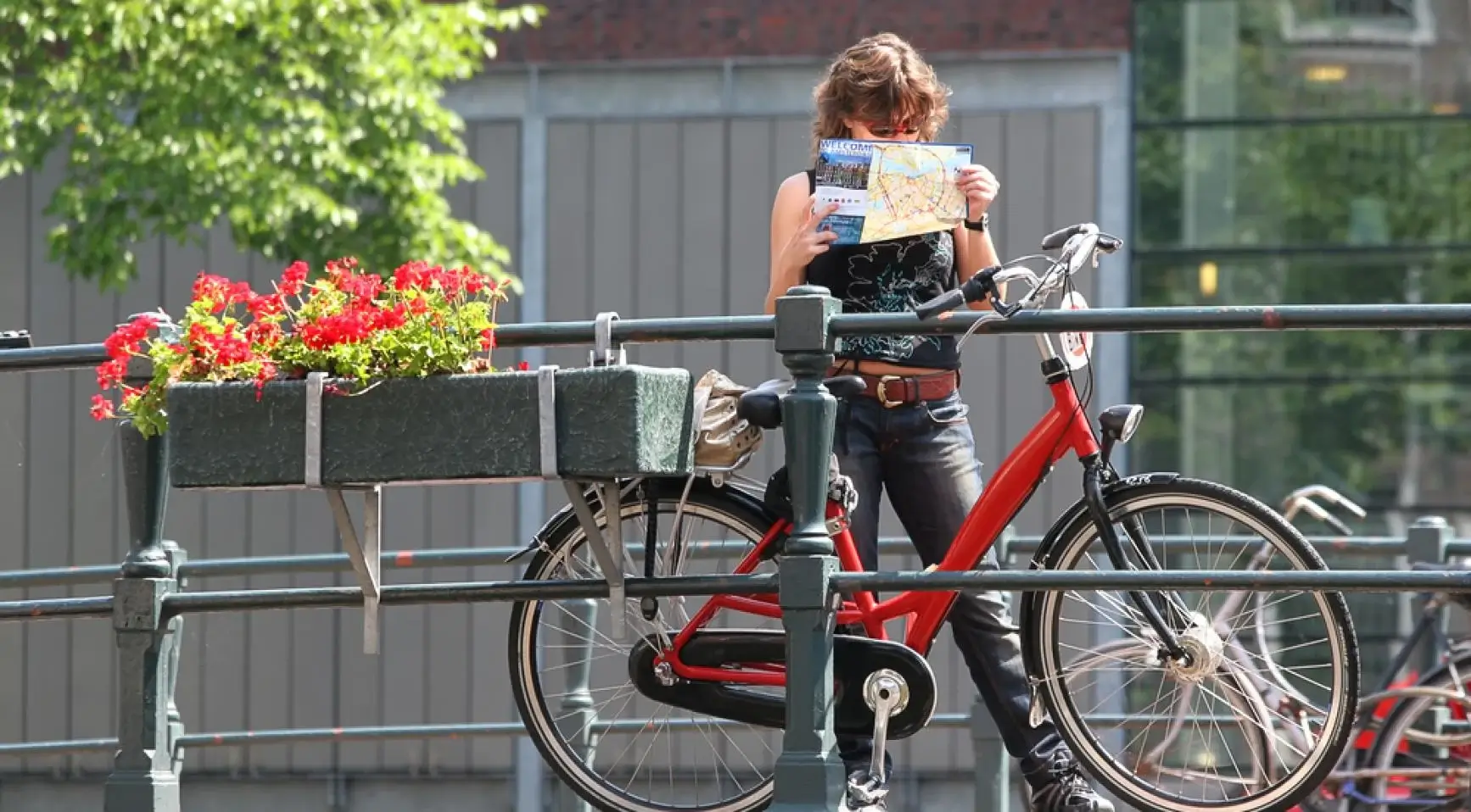 Tourist Spending in the Netherlands Climbs to €111 Billion, Boosting Travel and Transfer Services