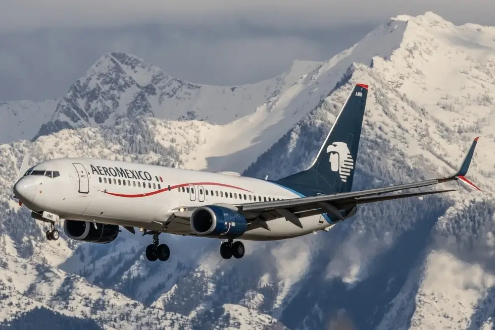 Aeromexico Leads Worldwide Airline Punctuality Rankings in October 2025 with Over 91% On-Time Flights