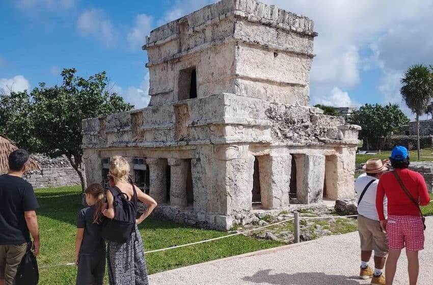 Mexico’s 2025 tourism rebound: land corridors grow faster than air